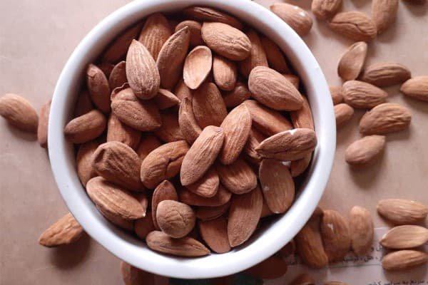 تصویر 1 از خرید جدیدترین انواع بادام درختی ایرانی
